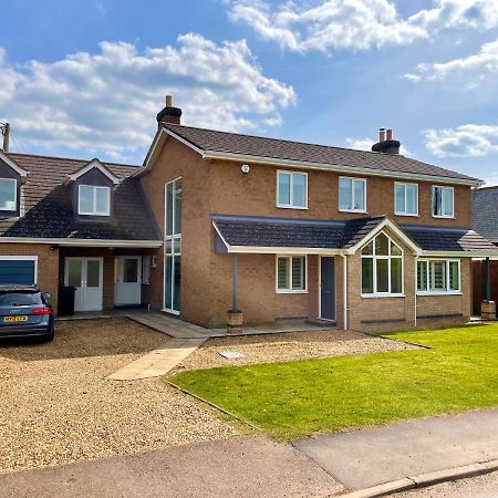 Executive Home With Plenty Of Room Ely Exteriér fotografie