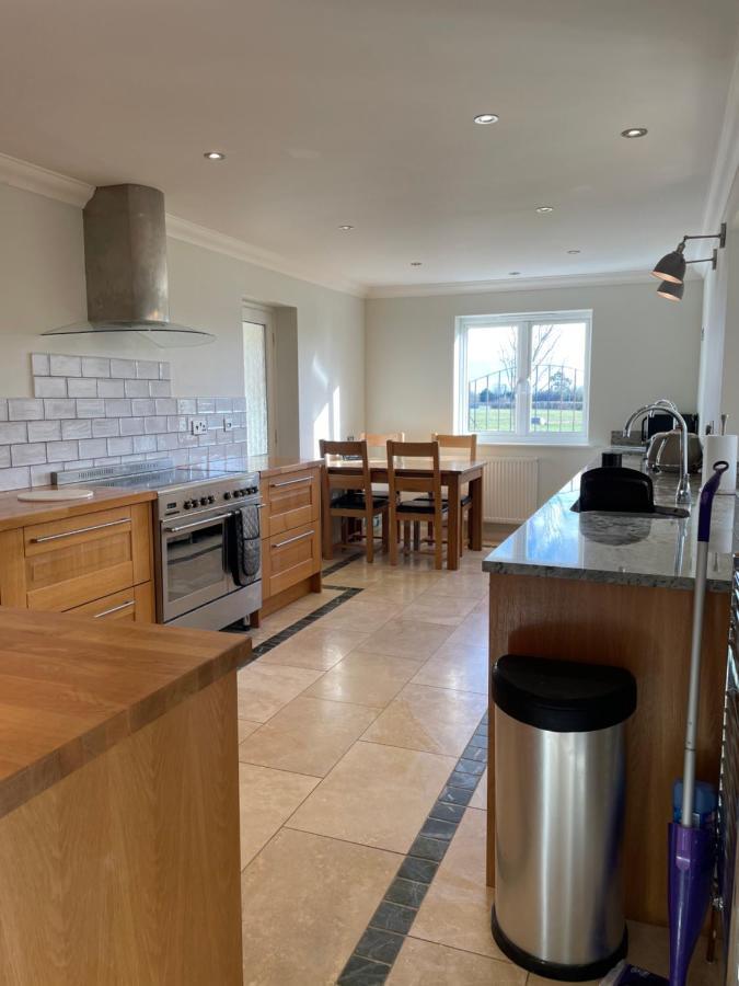 Executive Home With Plenty Of Room Ely Exteriér fotografie