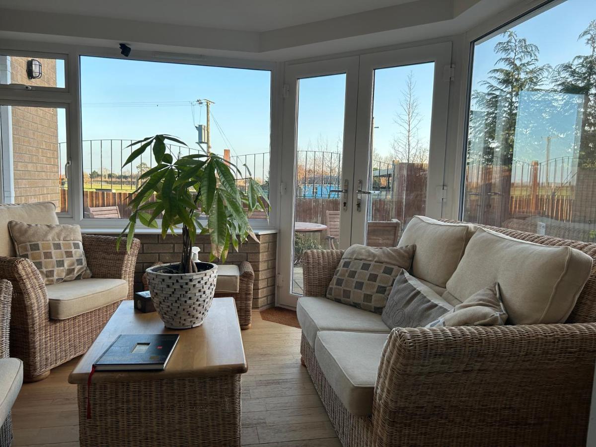 Executive Home With Plenty Of Room Ely Exteriér fotografie